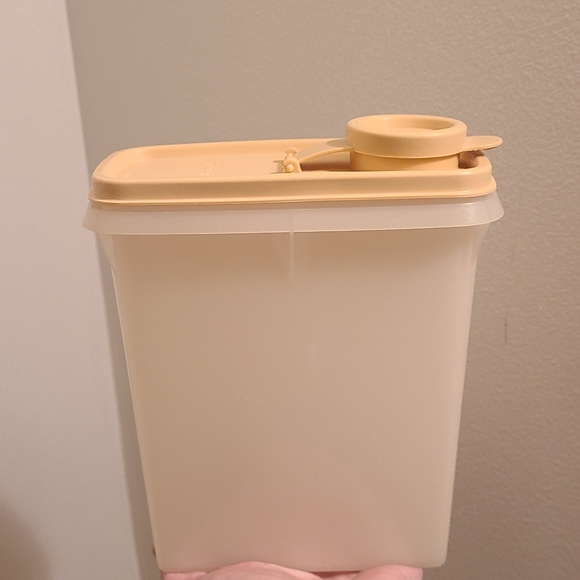 Vintage Tupperware Small Store-n-Pour - Picture 6 of 6